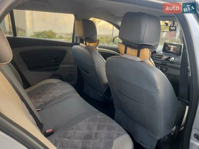 Рено Меган 2009 в Николаеве на Automoto.ua Серый Рено Меган, объемом двигателя 1.46 л и пробегом 264 тыс. км за 6400 $, фото 8 на Automoto.ua