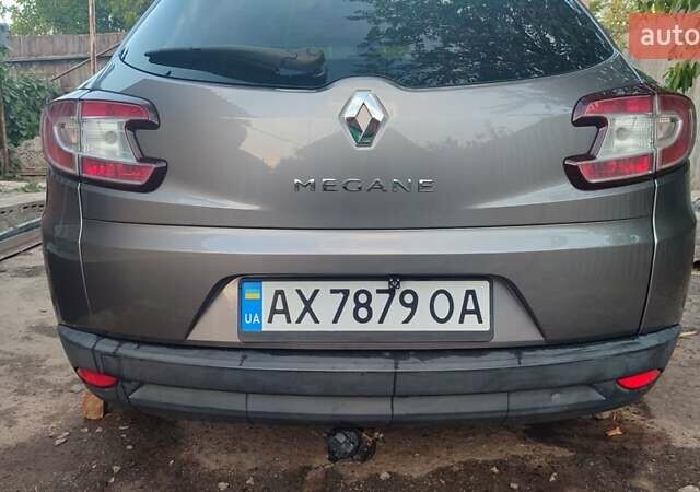 Рено Меган 2009 у Краснокутске на Automoto.ua Сірий Рено Меган, об'ємом двигуна 1.6 л та пробігом 236 тис. км за 7200 $, фото 6 на Automoto.ua