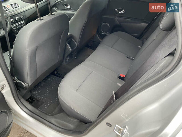 Серый Рено Меган, объемом двигателя 1.6 л и пробегом 206 тыс. км за 6850 $, фото 26 на Automoto.ua