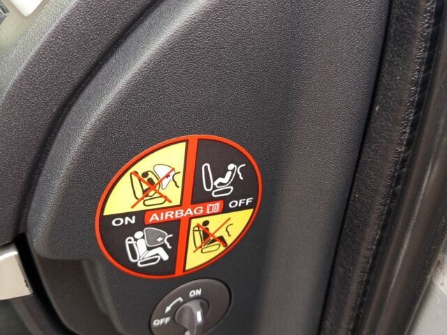 Серый Рено Меган, объемом двигателя 6 л и пробегом 198 тыс. км за 5850 $, фото 14 на Automoto.ua