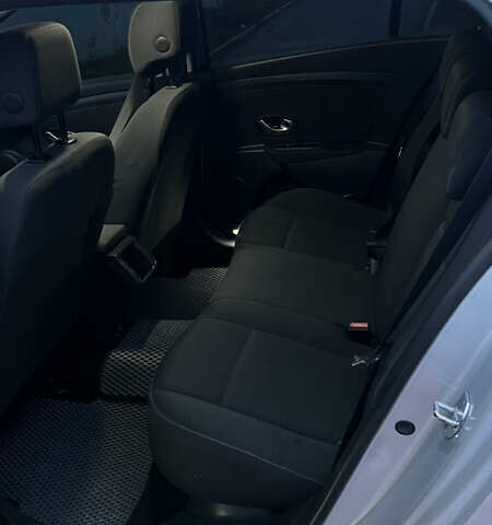 Серый Рено Меган, объемом двигателя 1.5 л и пробегом 248 тыс. км за 6500 $, фото 14 на Automoto.ua