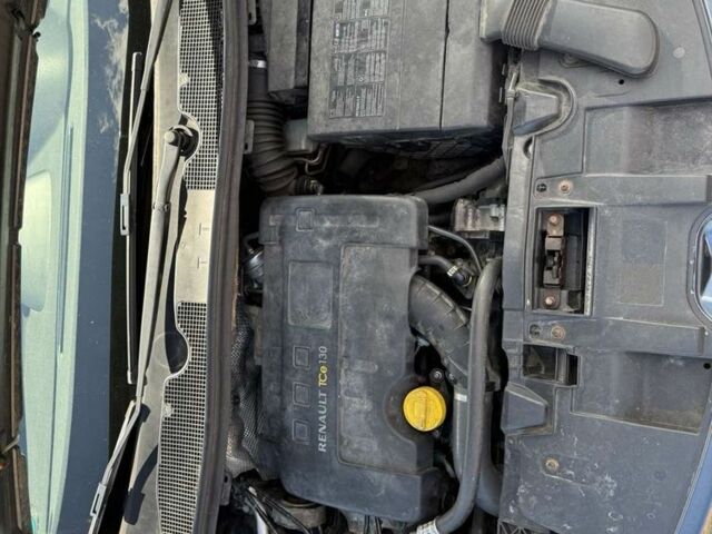 Серый Рено Меган, объемом двигателя 0 л и пробегом 143 тыс. км за 3999 $, фото 19 на Automoto.ua