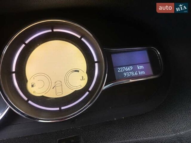 Сірий Рено Меган, об'ємом двигуна 1.6 л та пробігом 227 тис. км за 6500 $, фото 22 на Automoto.ua