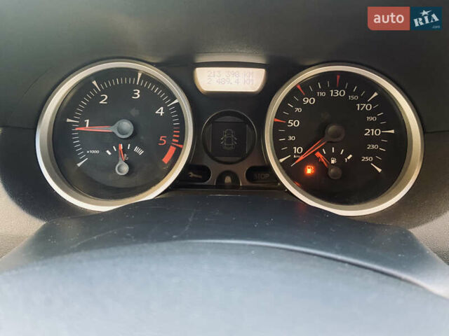 Серый Рено Меган, объемом двигателя 1.46 л и пробегом 213 тыс. км за 5699 $, фото 27 на Automoto.ua