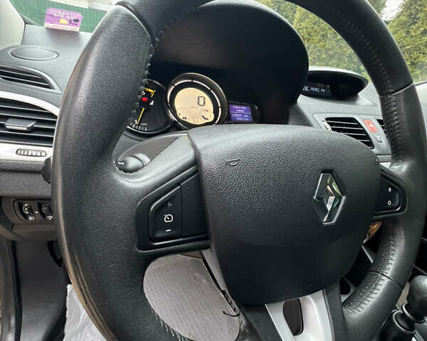 Сірий Рено Меган, об'ємом двигуна 1.6 л та пробігом 210 тис. км за 7250 $, фото 44 на Automoto.ua