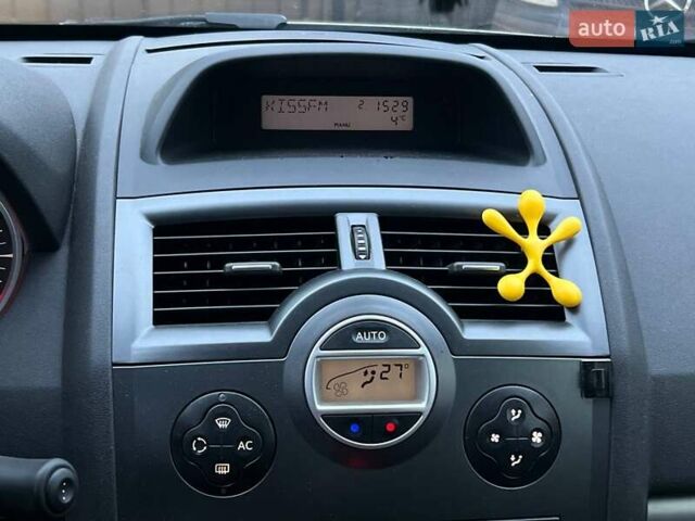 Серый Рено Меган, объемом двигателя 1.6 л и пробегом 263 тыс. км за 5590 $, фото 19 на Automoto.ua
