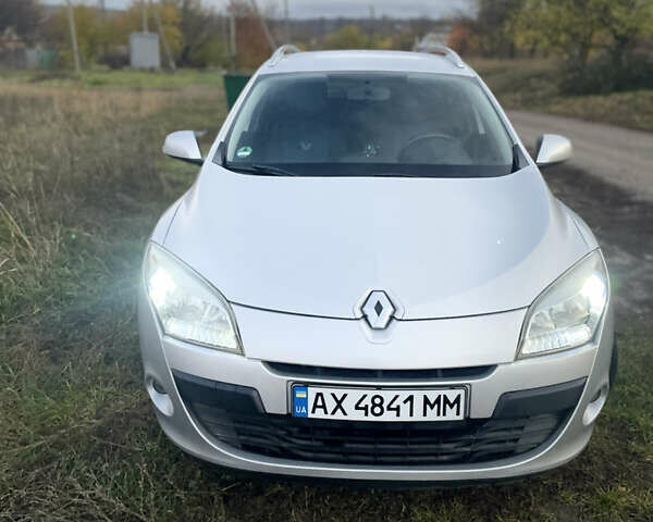 Сірий Рено Меган, об'ємом двигуна 1.6 л та пробігом 219 тис. км за 7500 $, фото 2 на Automoto.ua