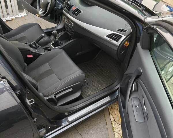 Серый Рено Меган, объемом двигателя 1.4 л и пробегом 215 тыс. км за 5700 $, фото 8 на Automoto.ua