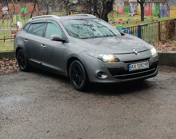 Серый Рено Меган, объемом двигателя 1.46 л и пробегом 250 тыс. км за 5100 $, фото 2 на Automoto.ua