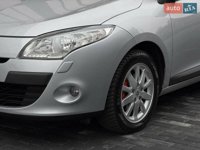 Сірий Рено Меган, об'ємом двигуна 1.6 л та пробігом 196 тис. км за 7850 $, фото 114 на Automoto.ua