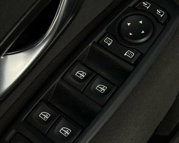 Серый Рено Меган, объемом двигателя 1.46 л и пробегом 293 тыс. км за 6299 $, фото 13 на Automoto.ua