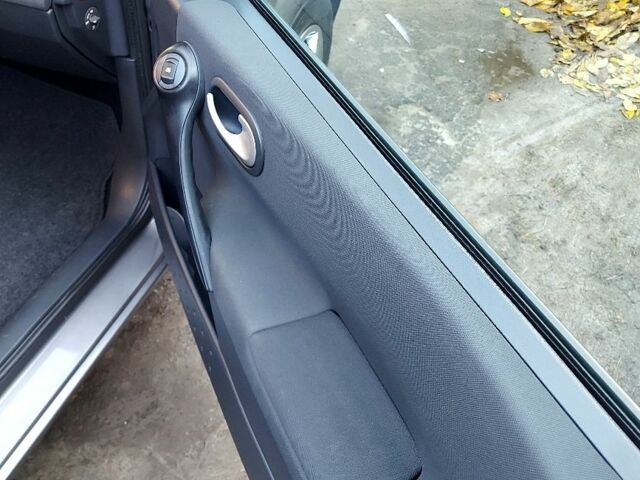 Серый Рено Меган, объемом двигателя 1.6 л и пробегом 226 тыс. км за 5900 $, фото 18 на Automoto.ua