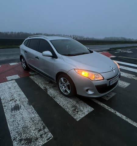 Серый Рено Меган, объемом двигателя 1.5 л и пробегом 248 тыс. км за 6500 $, фото 4 на Automoto.ua