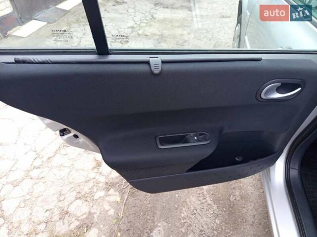 Серый Рено Меган, объемом двигателя 1.6 л и пробегом 198 тыс. км за 5800 $, фото 34 на Automoto.ua