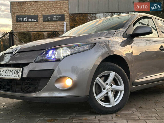 Рено Меган 2009 в Луцке на Automoto.ua Серый Рено Меган, объемом двигателя 1.5 л и пробегом 275 тыс. км за 5150 $, фото 2 на Automoto.ua