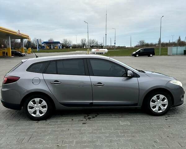 Сірий Рено Меган, об'ємом двигуна 1.46 л та пробігом 220 тис. км за 7190 $, фото 6 на Automoto.ua