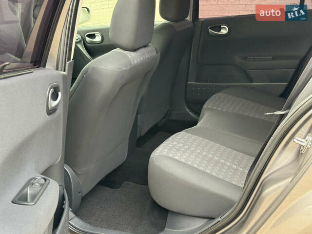 Серый Рено Меган, объемом двигателя 1.6 л и пробегом 149 тыс. км за 5400 $, фото 12 на Automoto.ua