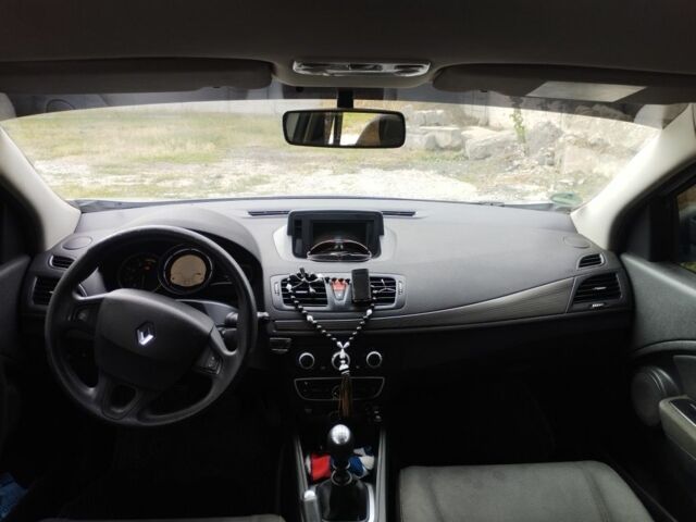 Серый Рено Меган, объемом двигателя 1.5 л и пробегом 264 тыс. км за 7700 $, фото 9 на Automoto.ua