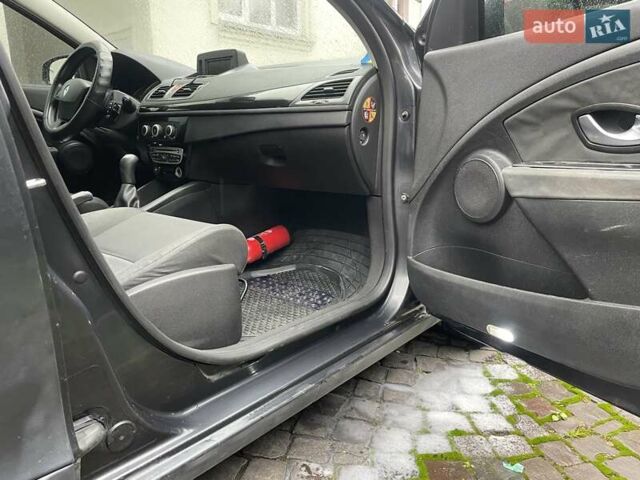 Сірий Рено Меган, об'ємом двигуна 1.46 л та пробігом 230 тис. км за 6700 $, фото 10 на Automoto.ua