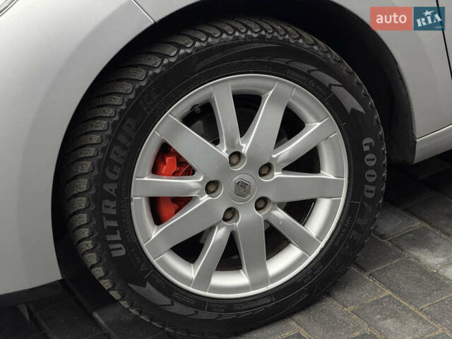 Сірий Рено Меган, об'ємом двигуна 1.6 л та пробігом 196 тис. км за 7850 $, фото 117 на Automoto.ua