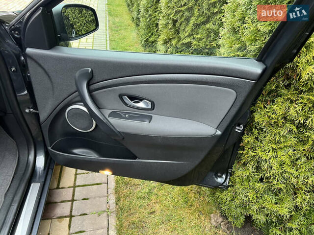 Серый Рено Меган, объемом двигателя 1.6 л и пробегом 210 тыс. км за 7399 $, фото 33 на Automoto.ua