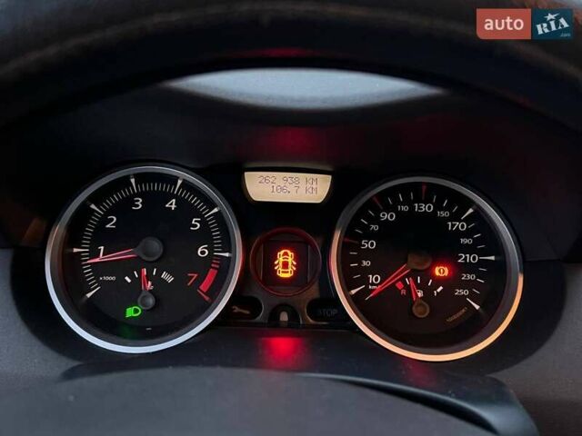 Серый Рено Меган, объемом двигателя 1.6 л и пробегом 263 тыс. км за 5590 $, фото 14 на Automoto.ua