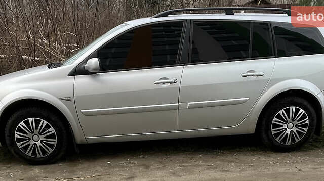 Серый Рено Меган, объемом двигателя 1.6 л и пробегом 248 тыс. км за 4500 $, фото 1 на Automoto.ua