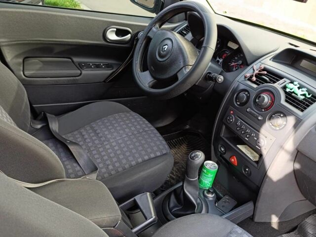 Сірий Рено Меган, об'ємом двигуна 1.6 л та пробігом 172 тис. км за 5700 $, фото 1 на Automoto.ua