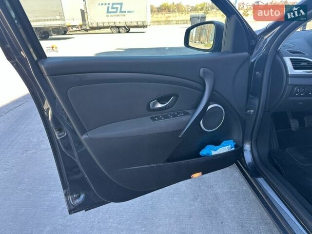 Серый Рено Меган, объемом двигателя 1.6 л и пробегом 228 тыс. км за 5900 $, фото 20 на Automoto.ua