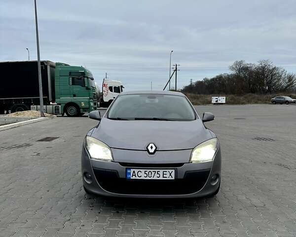 Сірий Рено Меган, об'ємом двигуна 1.46 л та пробігом 220 тис. км за 7190 $, фото 3 на Automoto.ua