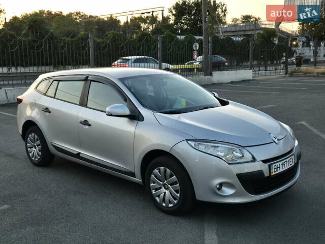 Сірий Рено Меган, об'ємом двигуна 1.46 л та пробігом 246 тис. км за 6500 $, фото 8 на Automoto.ua