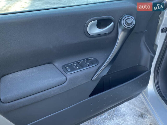 Сірий Рено Меган, об'ємом двигуна 1.6 л та пробігом 178 тис. км за 5950 $, фото 14 на Automoto.ua