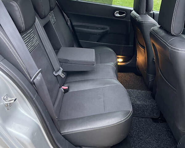 Сірий Рено Меган, об'ємом двигуна 1.6 л та пробігом 230 тис. км за 5950 $, фото 28 на Automoto.ua