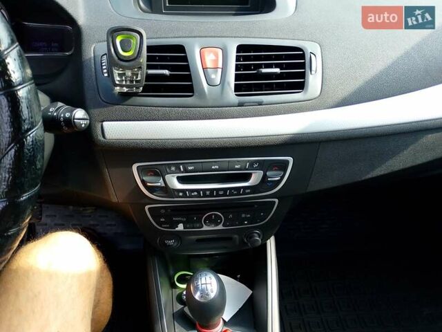 Сірий Рено Меган, об'ємом двигуна 1.6 л та пробігом 226 тис. км за 6700 $, фото 6 на Automoto.ua