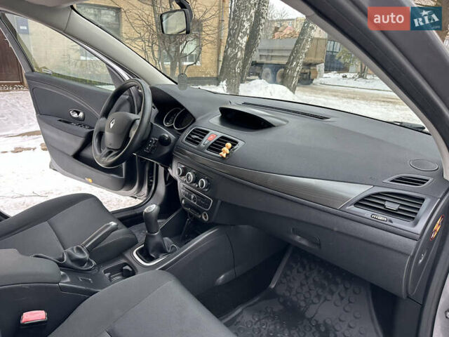 Сірий Рено Меган, об'ємом двигуна 1.6 л та пробігом 176 тис. км за 6450 $, фото 51 на Automoto.ua