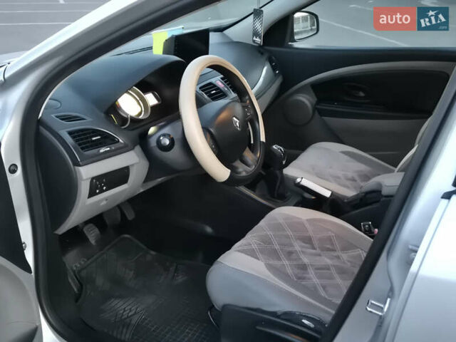 Сірий Рено Меган, об'ємом двигуна 1.46 л та пробігом 246 тис. км за 6500 $, фото 10 на Automoto.ua