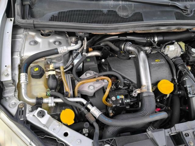 Серый Рено Меган, объемом двигателя 1.5 л и пробегом 227 тыс. км за 6550 $, фото 21 на Automoto.ua