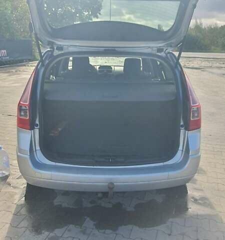 Рено Меган 2009 у Калуше на Automoto.ua Сірий Рено Меган, об'ємом двигуна 1.4 л та пробігом 245 тис. км за 5300 $, фото 4 на Automoto.ua