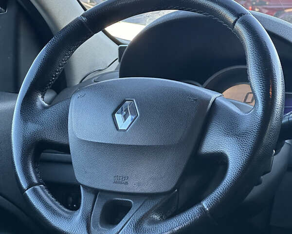 Сірий Рено Меган, об'ємом двигуна 1.46 л та пробігом 360 тис. км за 5800 $, фото 15 на Automoto.ua