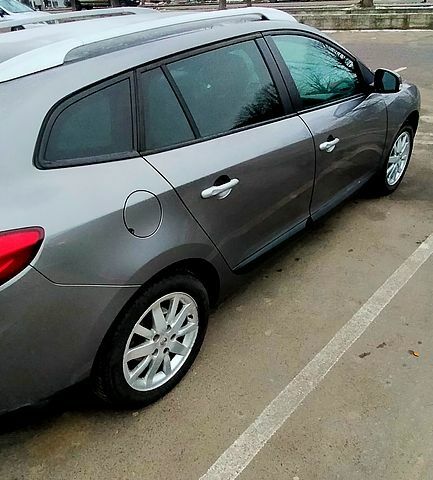 Сірий Рено Меган, об'ємом двигуна 1.6 л та пробігом 0 тис. км за 7000 $, фото 4 на Automoto.ua