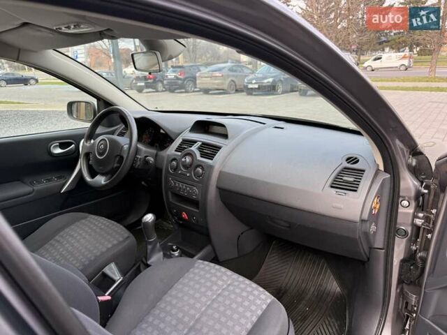 Серый Рено Меган, объемом двигателя 1.6 л и пробегом 195 тыс. км за 5850 $, фото 36 на Automoto.ua