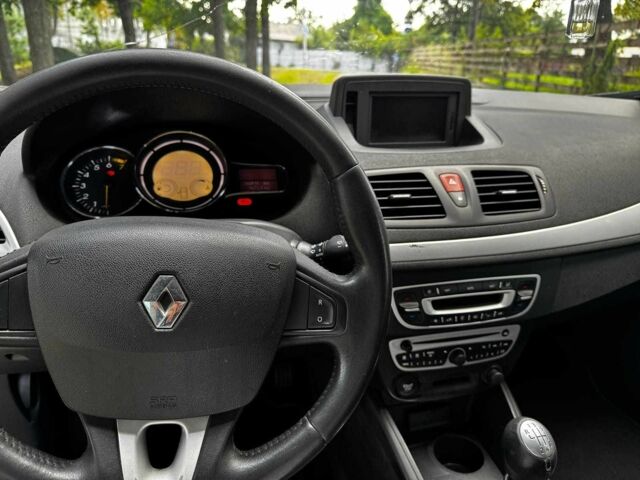Рено Меган 2009 у Києві на Automoto.ua Сірий Рено Меган, об'ємом двигуна 1.4 л та пробігом 267 тис. км за 5390 $, фото 23 на Automoto.ua