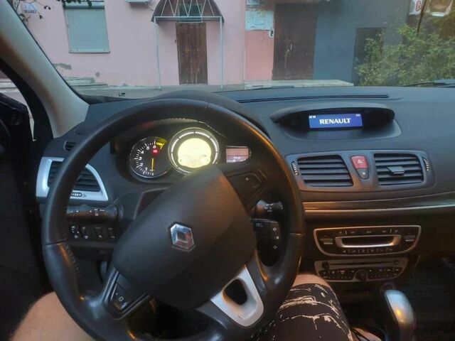 Серый Рено Меган, объемом двигателя 2 л и пробегом 243 тыс. км за 6400 $, фото 7 на Automoto.ua