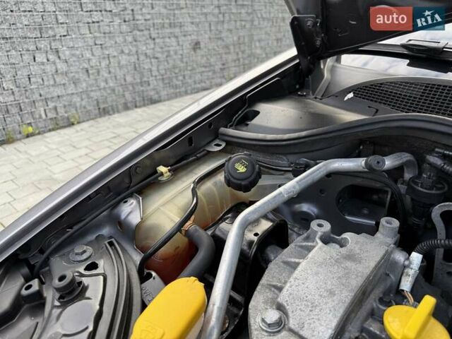 Серый Рено Меган, объемом двигателя 1.6 л и пробегом 195 тыс. км за 5850 $, фото 41 на Automoto.ua