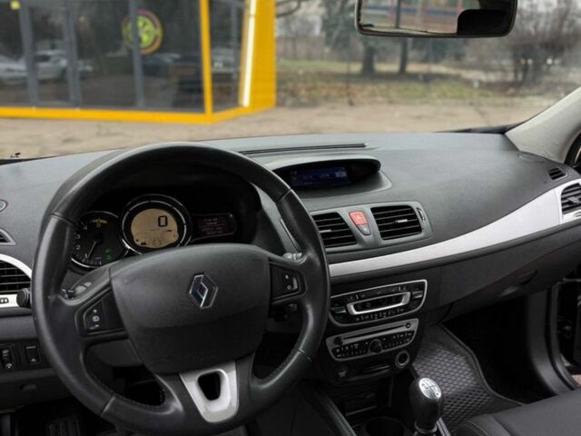 Серый Рено Меган, объемом двигателя 0 л и пробегом 293 тыс. км за 6300 $, фото 11 на Automoto.ua