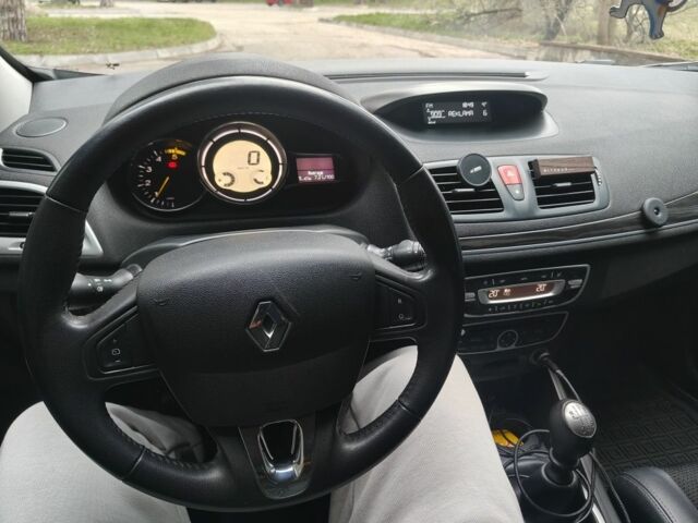 Серый Рено Меган, объемом двигателя 1.5 л и пробегом 332 тыс. км за 6300 $, фото 16 на Automoto.ua