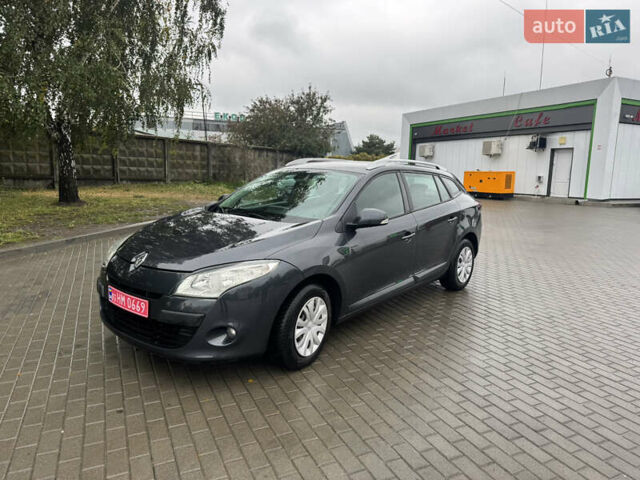 Рено Меган 2009 в Белой Церкве на Automoto.ua Серый Рено Меган, объемом двигателя 1.6 л и пробегом 231 тыс. км за 7900 $, фото 1 на Automoto.ua