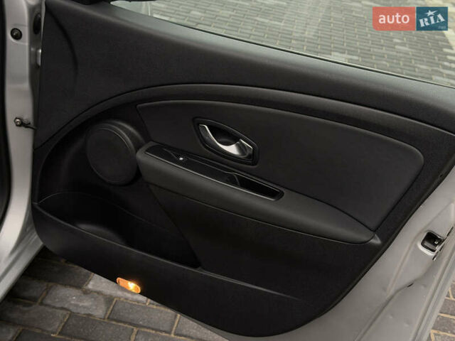 Сірий Рено Меган, об'ємом двигуна 1.6 л та пробігом 196 тис. км за 7850 $, фото 105 на Automoto.ua