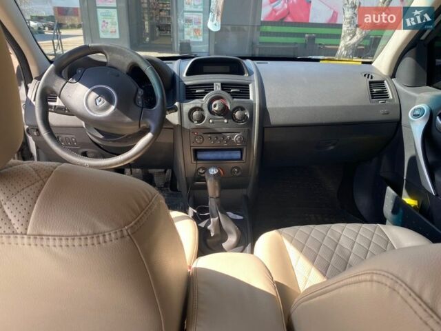 Серый Рено Меган, объемом двигателя 1.6 л и пробегом 321 тыс. км за 5100 $, фото 11 на Automoto.ua