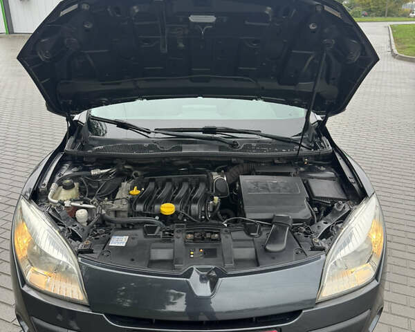 Серый Рено Меган, объемом двигателя 1.6 л и пробегом 231 тыс. км за 7800 $, фото 51 на Automoto.ua